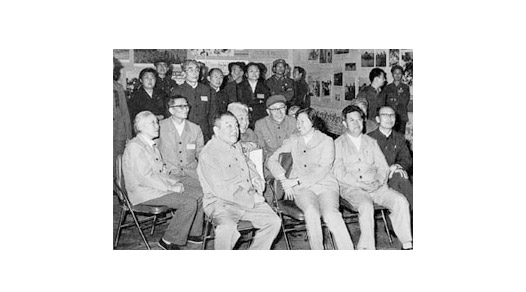 布赫、郝建秀同志來(lái)我校視察工作