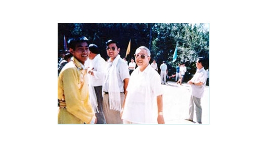 交通廳副廳長姚尚宏、呼市副市長連輯看望藏族學生