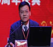 中國科學(xué)院院士、西北生態(tài)環(huán)境資源研究院常務(wù)副院長、我國著名寒區(qū)土木工程專家、博士生導(dǎo)師賴遠(yuǎn)明教授就“寒區(qū)道路熱學(xué)特性分析方法和凍害防治技術(shù)”?與嘉賓、校友和師生分享了自己獨特的見解