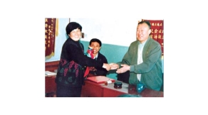 阿榮旗交通局局長劉素玉領(lǐng)獎(jiǎng)