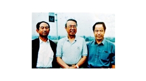 楊金泉、劉俊謙與聯(lián)合國副秘書長的合影